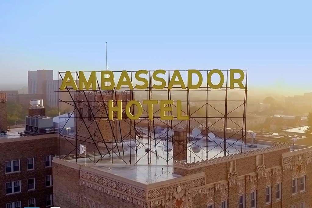 Ambassador Hotel Milwaukee Buitenkant foto